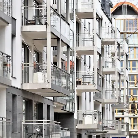 Ξενοδοχείο με διαμερίσματα Patio Riverfront 4*