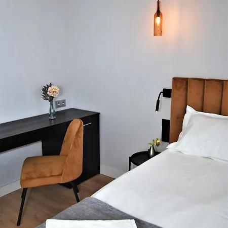 Patio Riverfront 4*