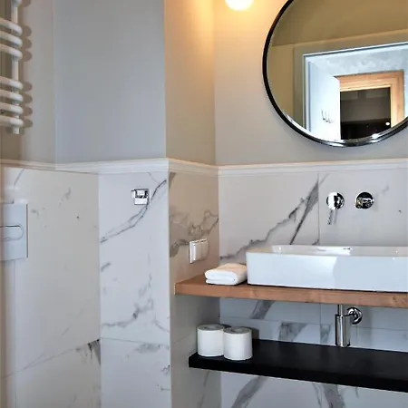 Patio Riverfront 4* Γκντανσκ