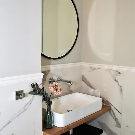 Ξενοδοχείο με διαμερίσματα Patio Riverfront Γκντανσκ