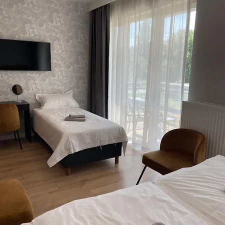Patio Riverfront מלון דירות 4*