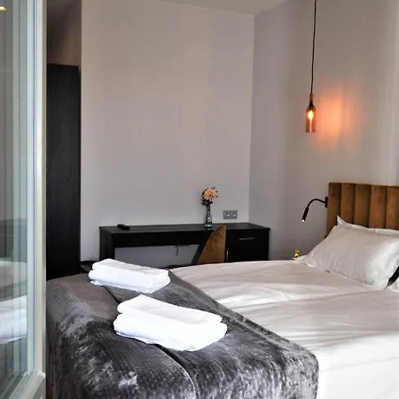 Patio Riverfront Aparthotel Gdańsk