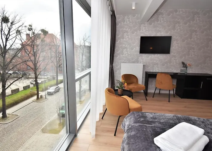 Patio Riverfront Lejlighedshotel 4*