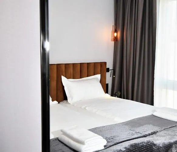 Patio Riverfront Lejlighedshotel 4*